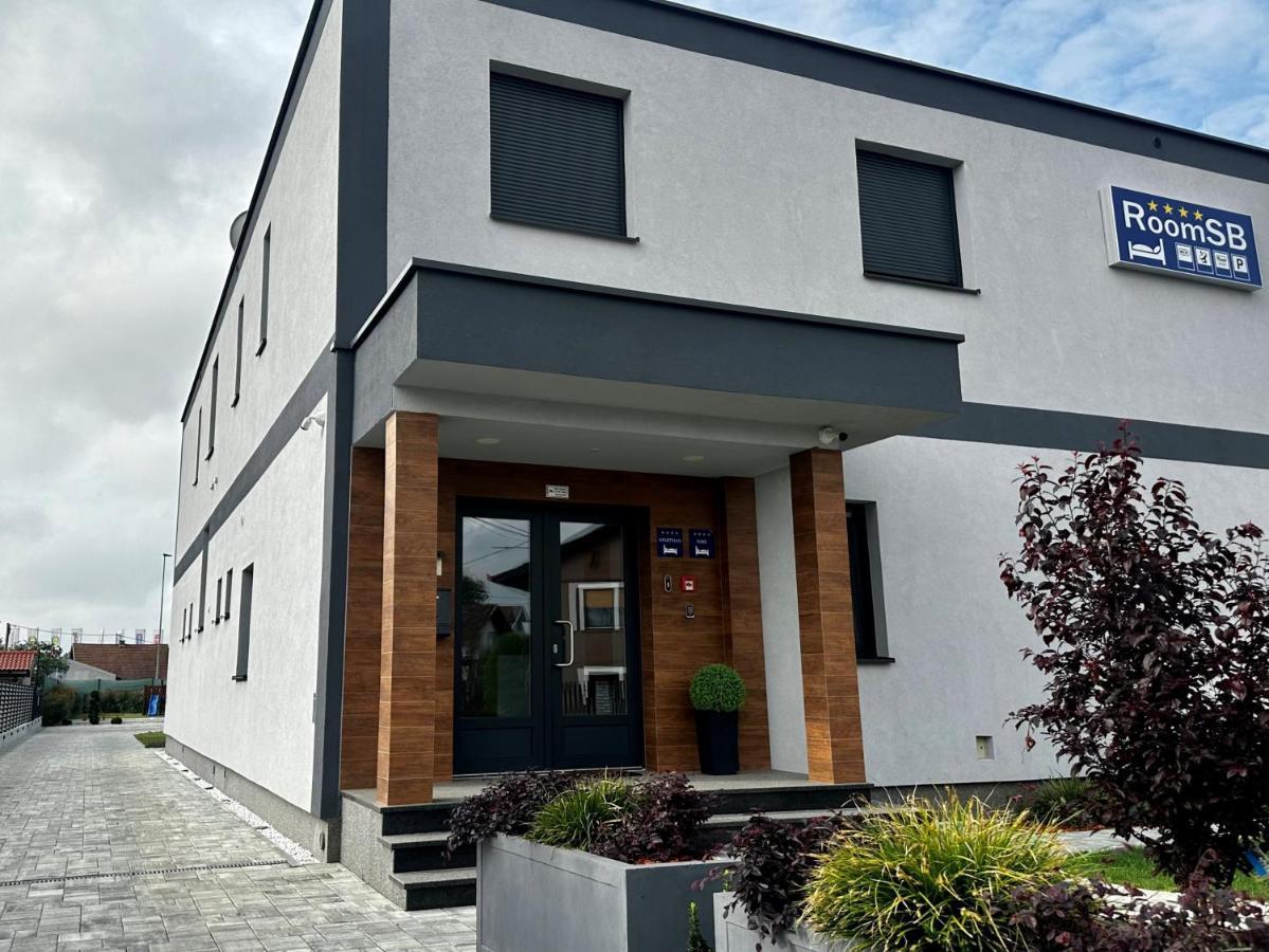 Roomsb Slavonski Brod Exterior foto