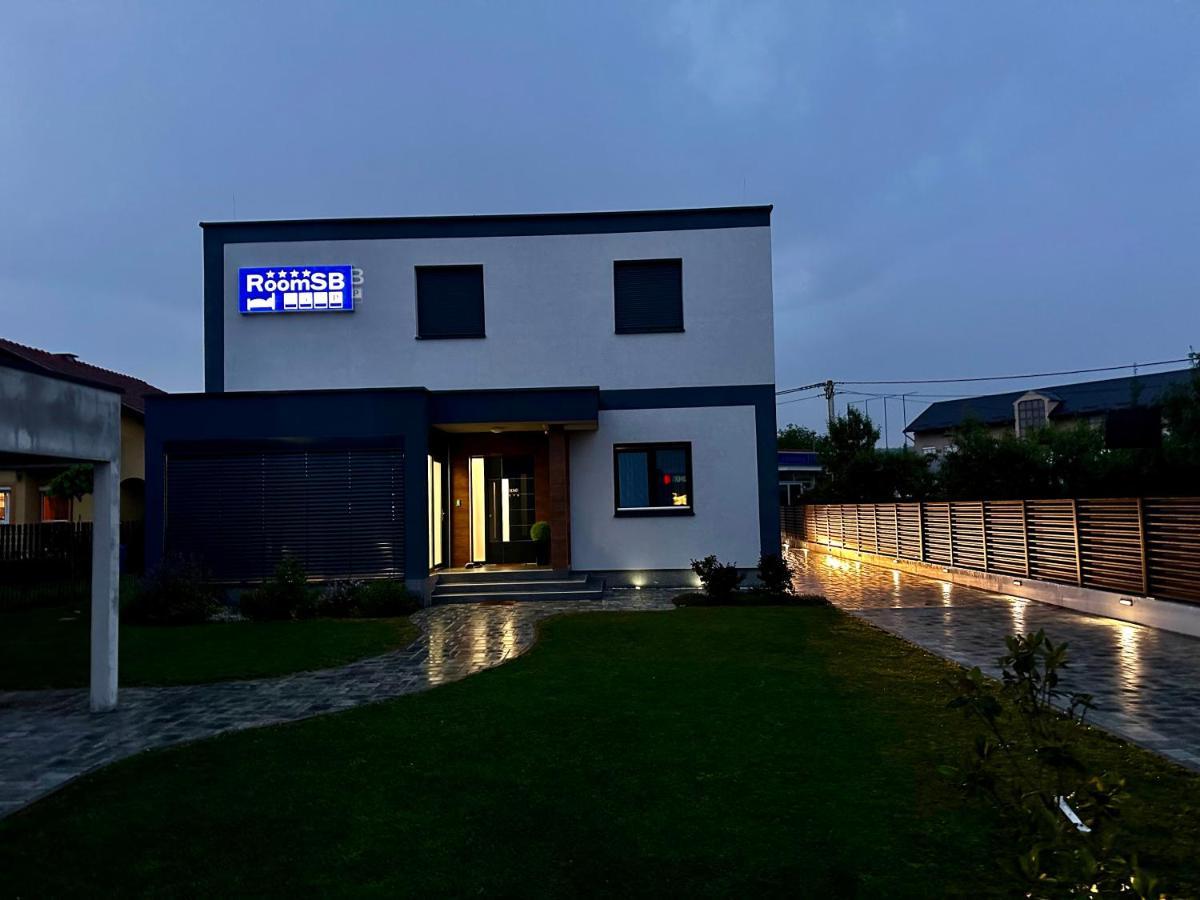 Roomsb Slavonski Brod Exterior foto